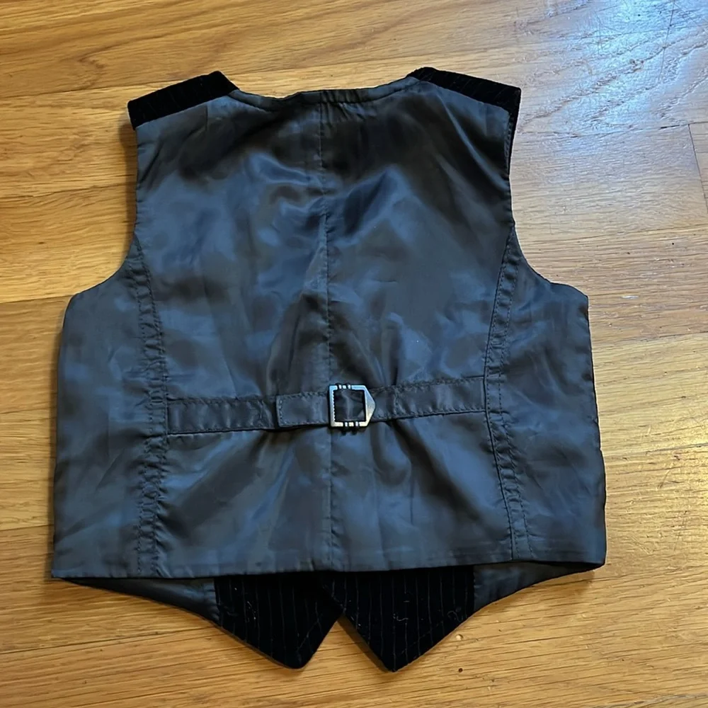 Black Pinstripe vest and hat set - Picture 5 of 8
